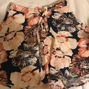 Trendy tie-up floral skirt NEVER WORN